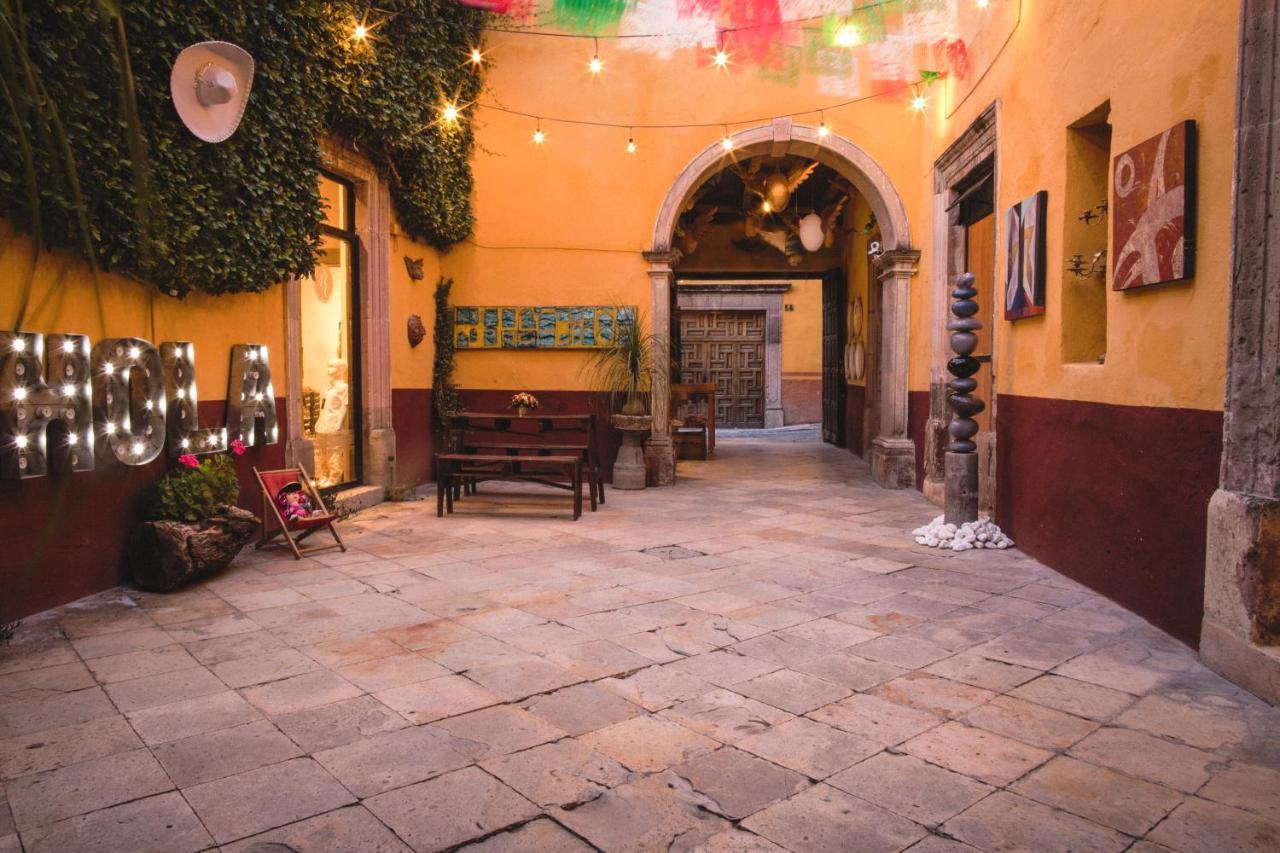 Hotel Petra Альенде Экстерьер фото