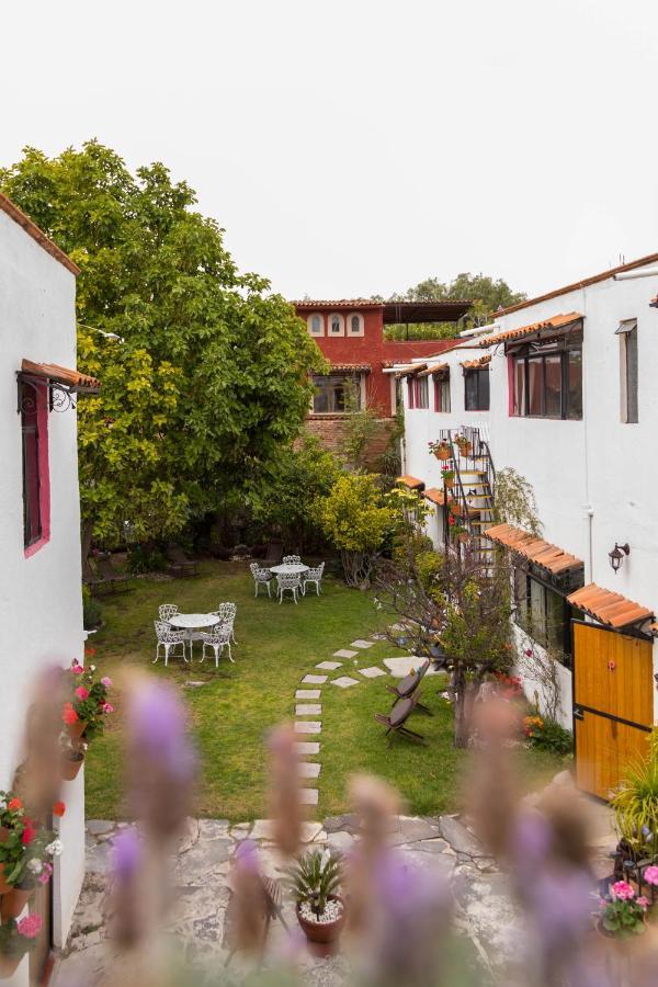 Hotel Petra Альенде Экстерьер фото